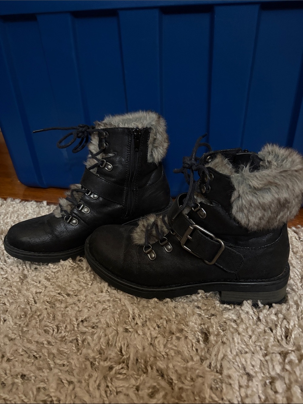 Faux Fur-Trim Black Lace-Up Women's Boots (size 6.5)